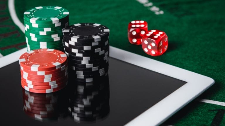 Signing Up for Fun: A Guide to Aussie-Friendly Online Casinos and Freebie Wins