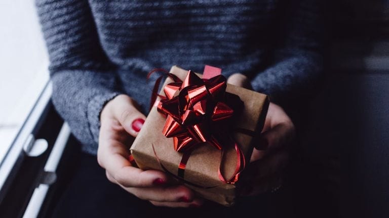 How Freebie Hunting Can Help You Save Money on Everyday Items